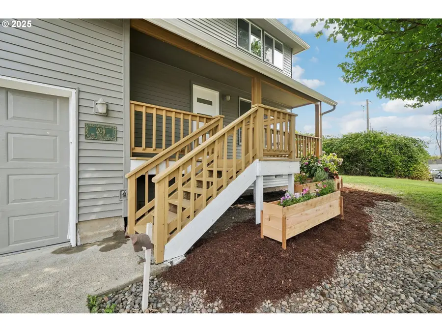 208 NE 106th St, Vancouver, WA 98685 - Image #2
