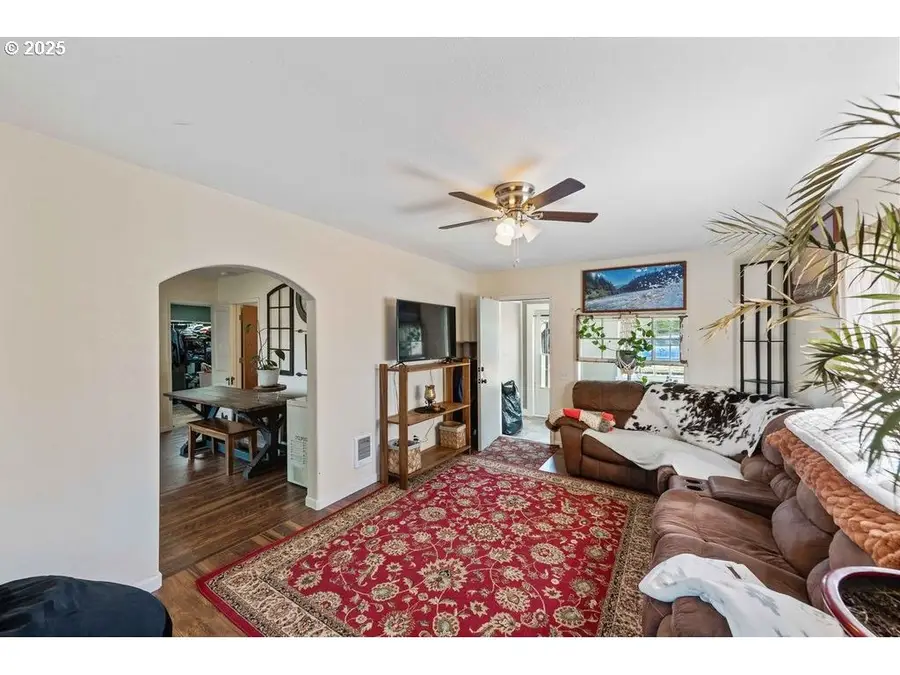 163 N Dean St, Coquille, OR 97423 - Image #2