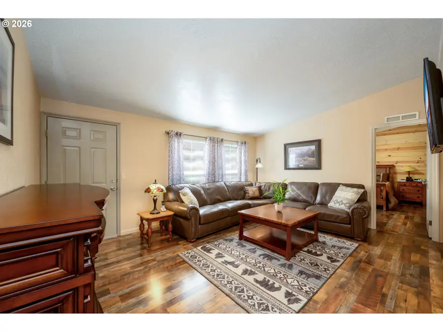 845 Sea St, Sutherlin, OR 97479 - #3