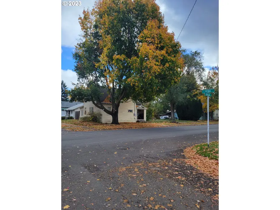 2203 N Fir St, La Grande, OR 97850 - #3