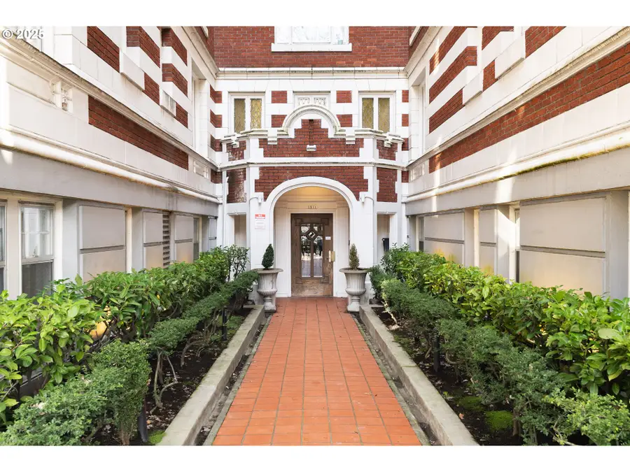 1811 NW Couch St #410, Portland, OR 97209 - Image #3