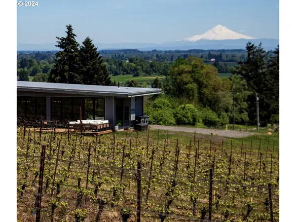 11880 SE Eola Hills Rd, Amity, OR 97101