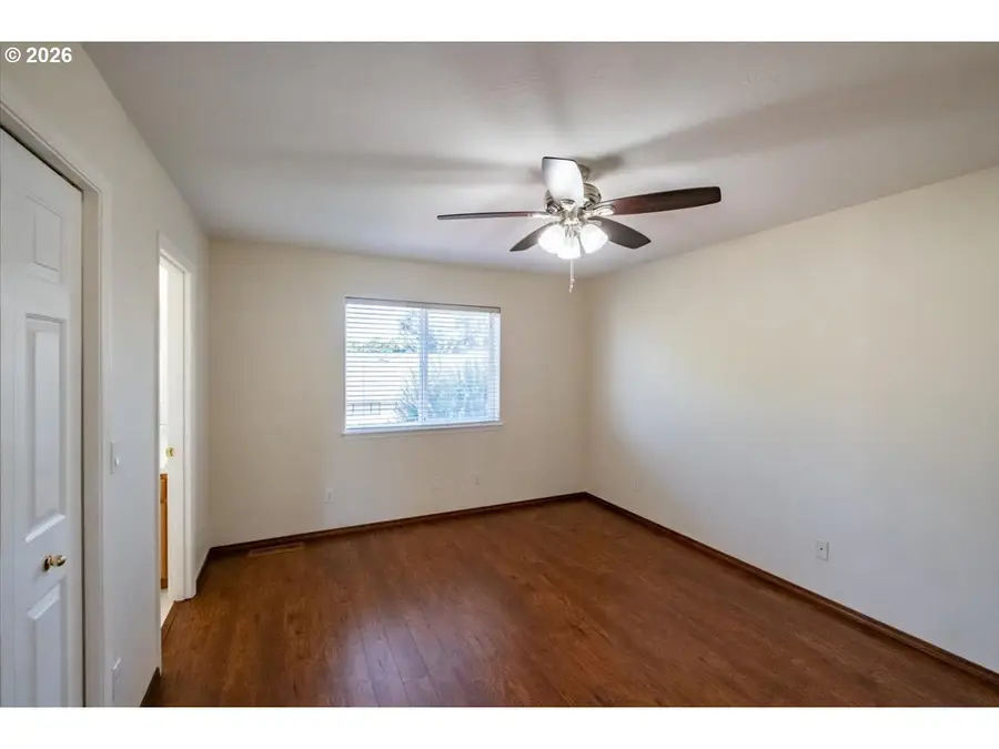 374 NE Burma Ct, Salem, OR 97301 - #3