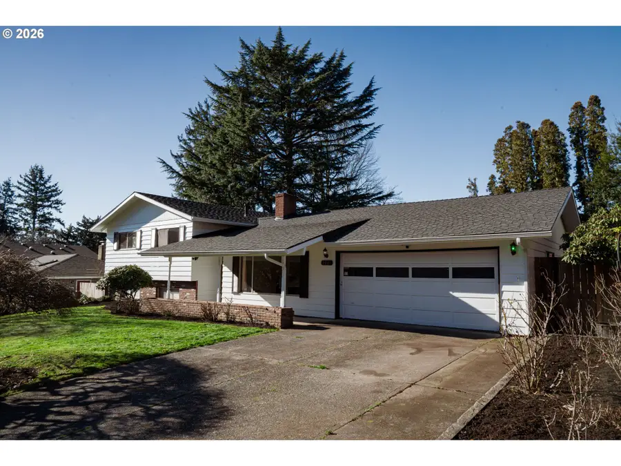 2085 SW Roxbury Ave, Portland, OR 97225 - Image #2