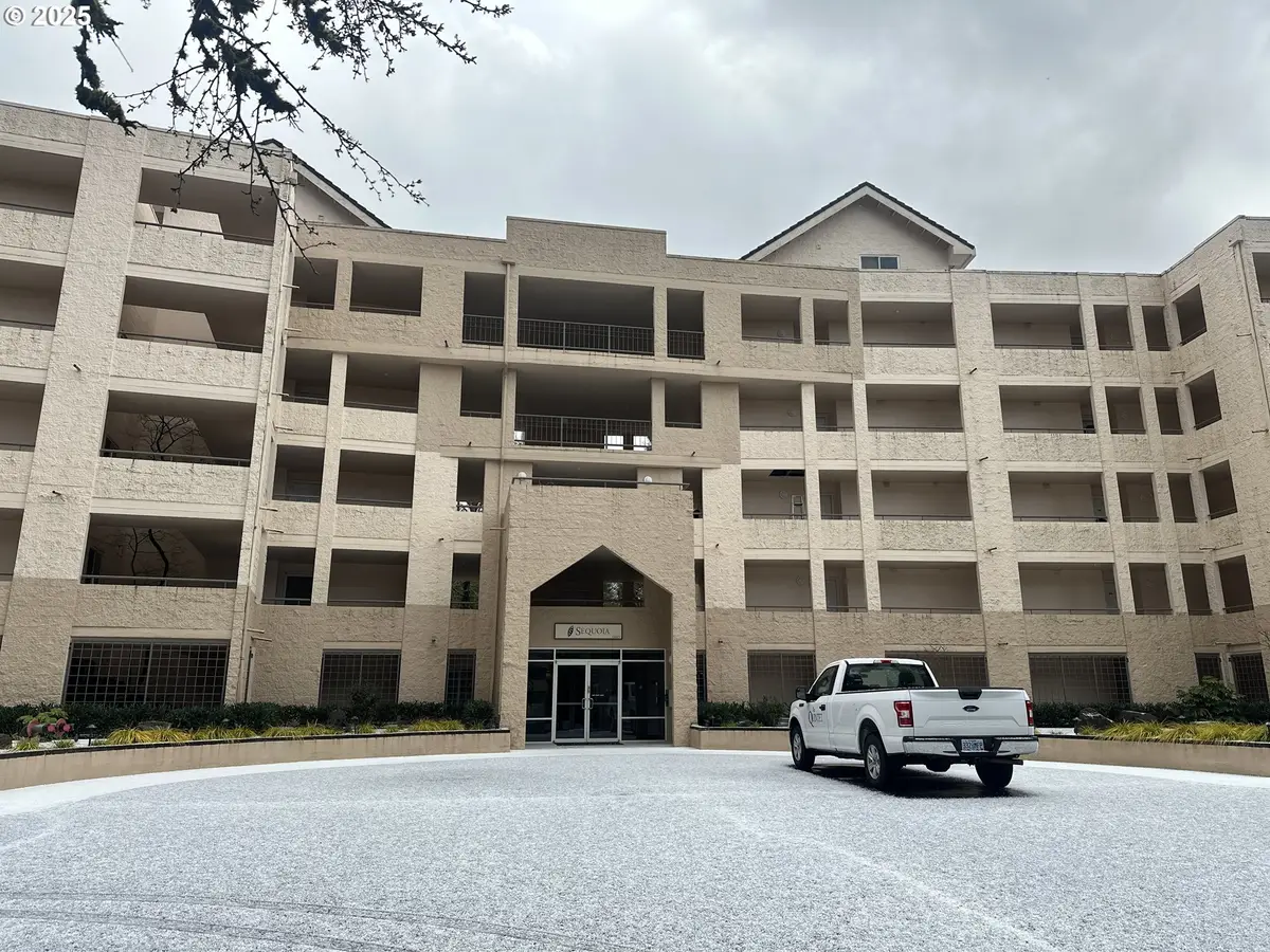 6605 W Burnside Rd #152, Portland, OR 97210 - Image #1