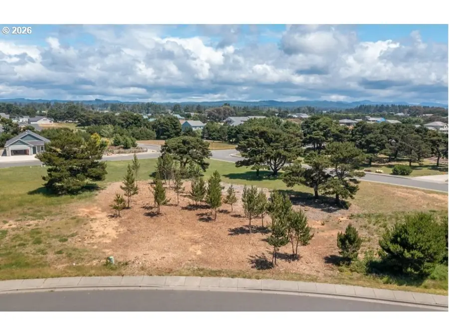 2754 Lincoln Ave #1, Bandon, OR 97411 - #2