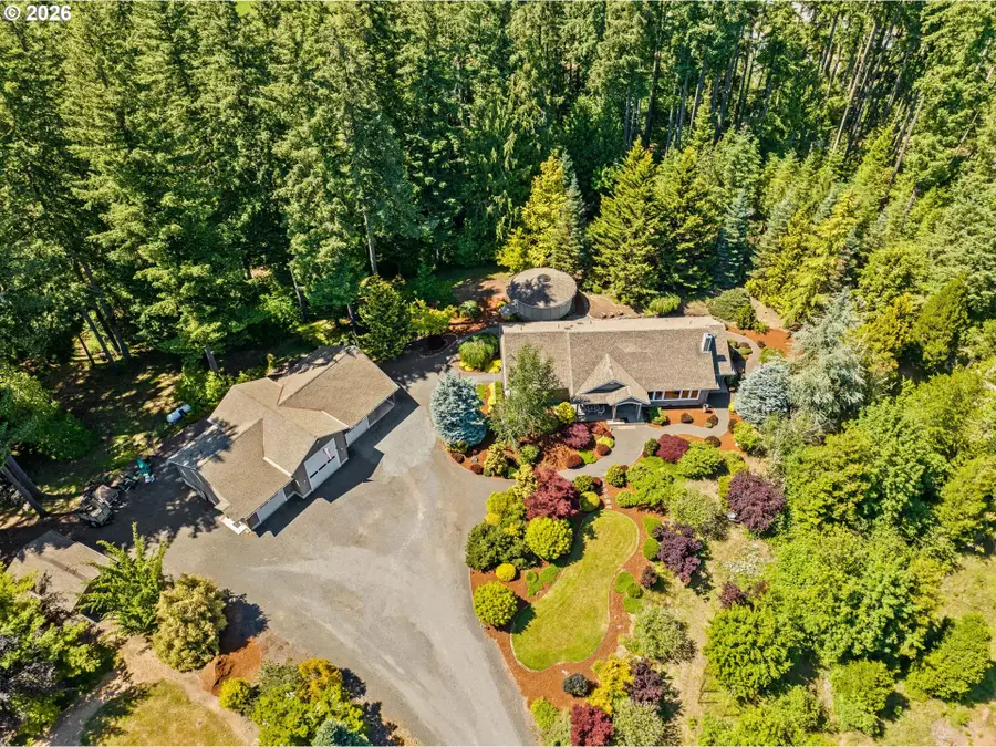 81482 Lost Creek Rd, Dexter, OR 97431 - #2