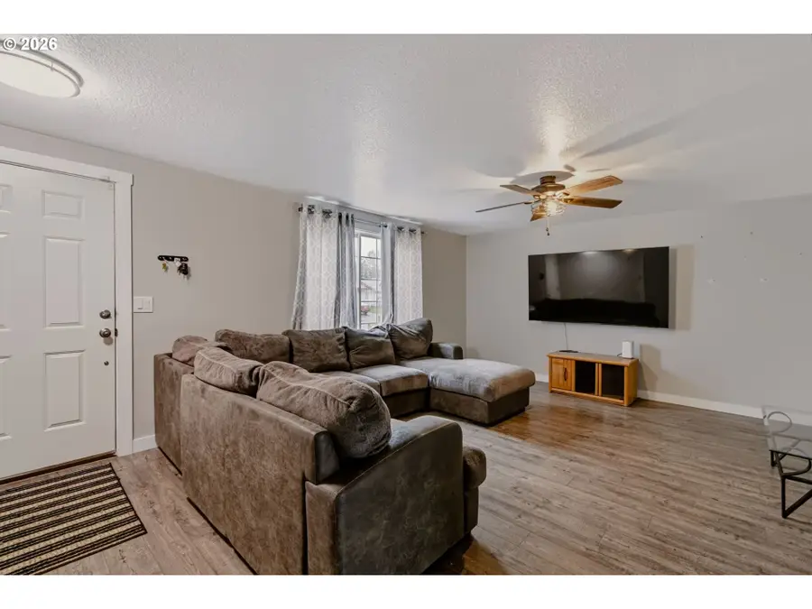 1904 NW 4th St, Battle Ground, WA 98604 - #2