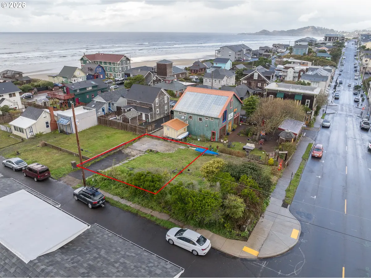11 NW 2nd St, Newport, OR 97365 - #1