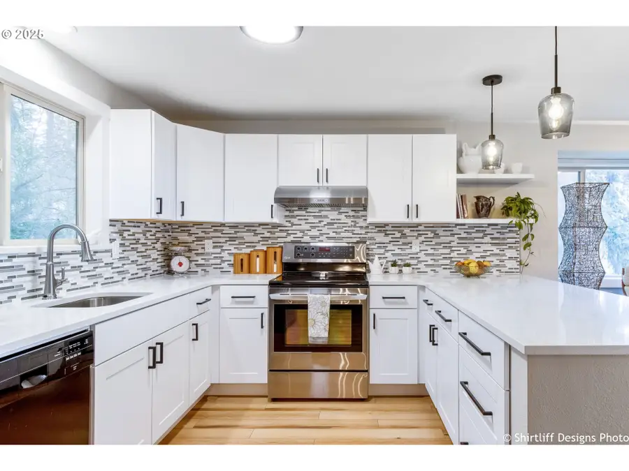 202 Foxtail Dr, Eugene, OR 97405 - Image #3