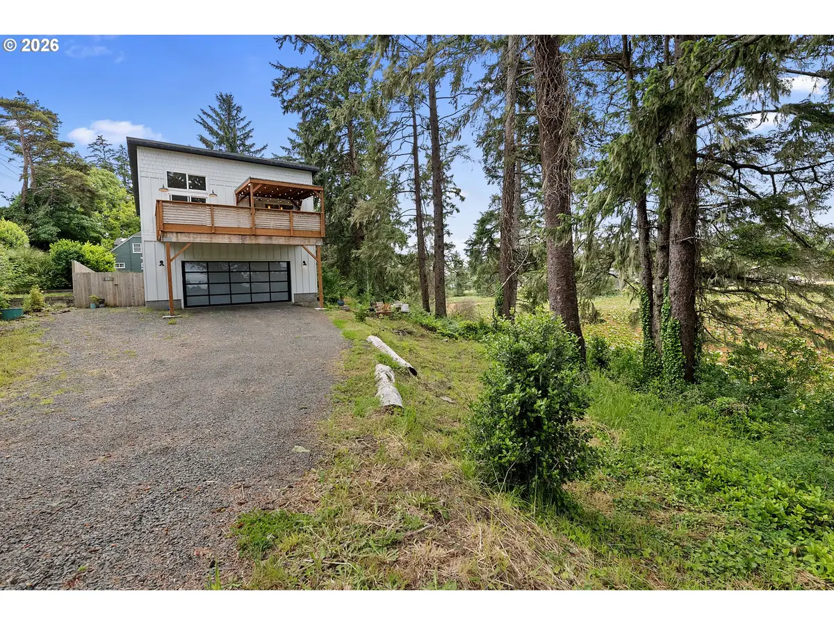 33254 Columbia Beach Ln, Warrenton, OR 97146 - #1