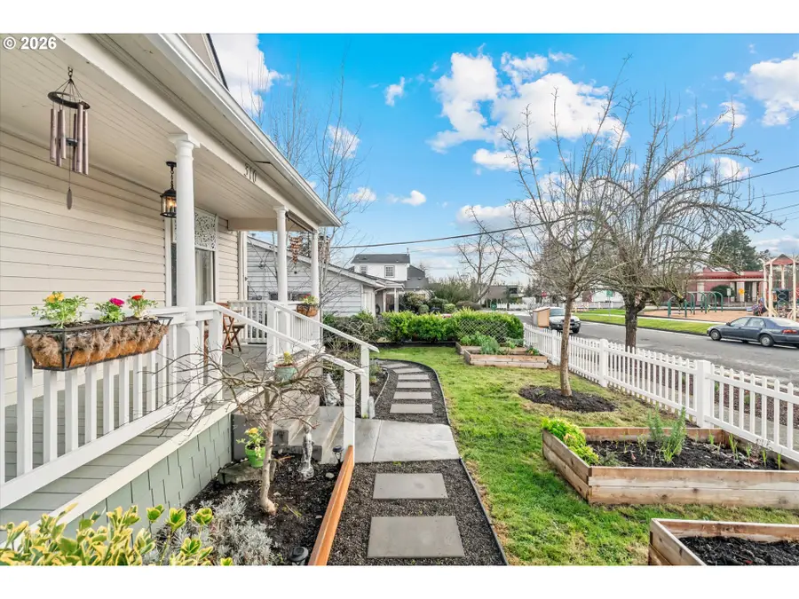 310 N School St, Newberg, OR 97132 - #3