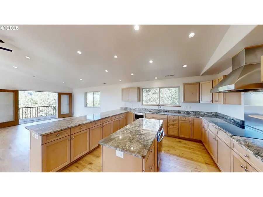 96525 Cape Ferrelo Rd, Brookings, OR 97415 - #2