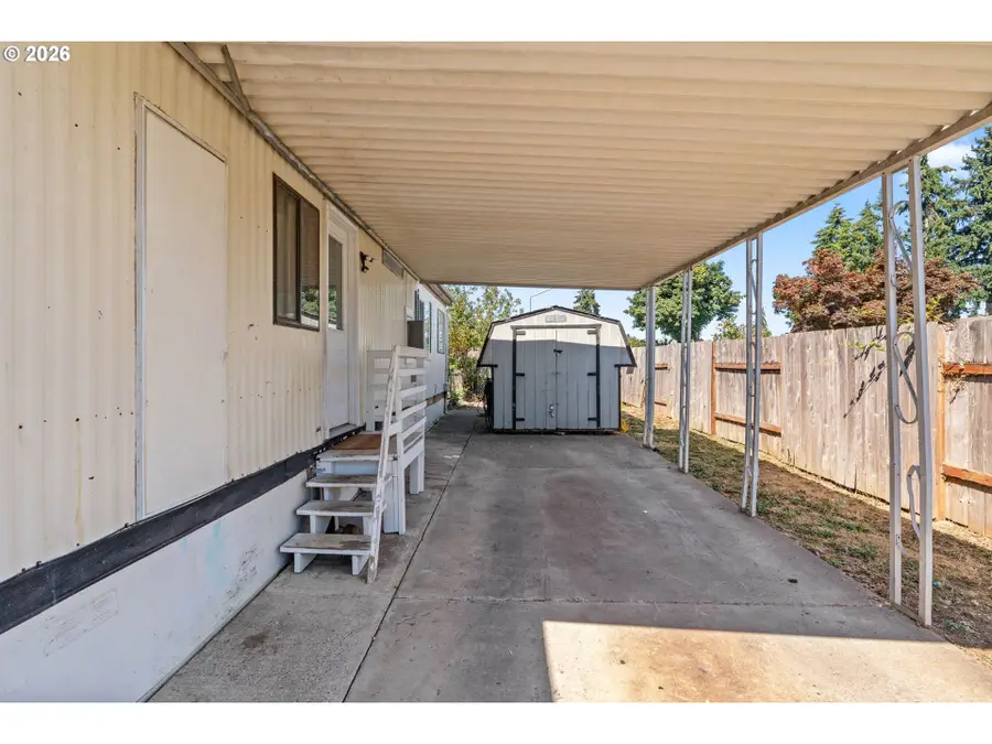 491 Creswood Dr, Creswell, OR 97426 - #3
