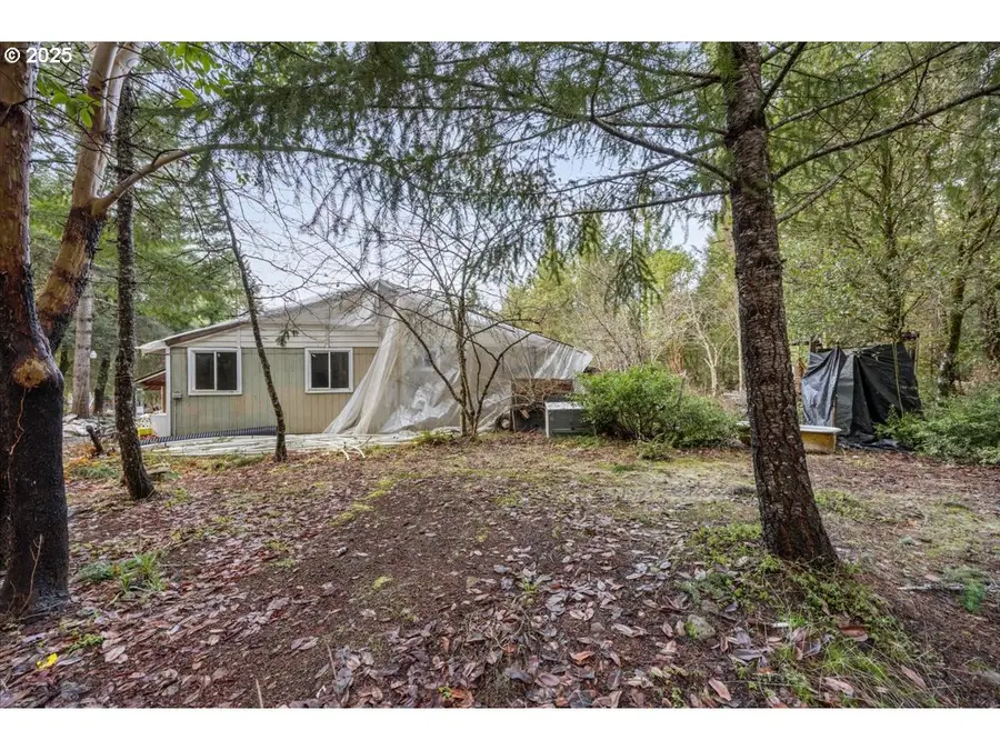 571 Briar Ln, Selma, OR 97538 - Image #3