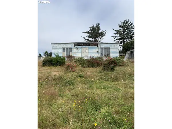 369 S Marple St, CoosBay, OR 97420