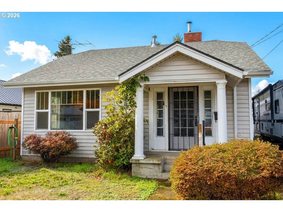 1321 S 6th St, Cottage Grove, OR 97424 - #1
