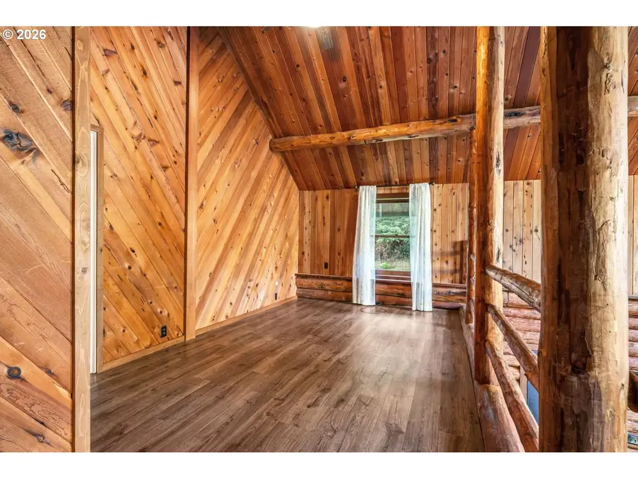 17285 Rustic Ln, Brookings, OR 97415 - Image #2