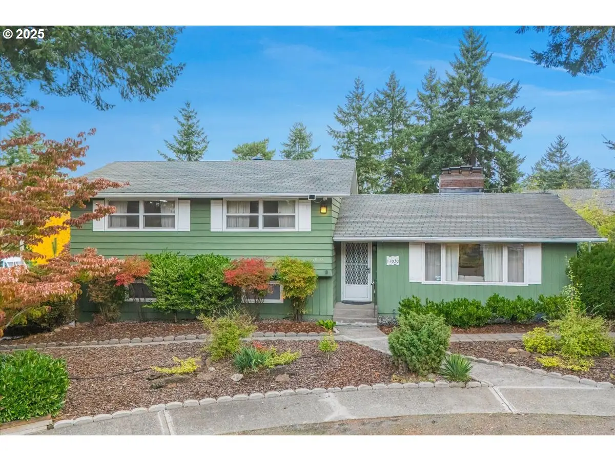 11030 NE Davis St, Portland, OR 97220 - Image #1