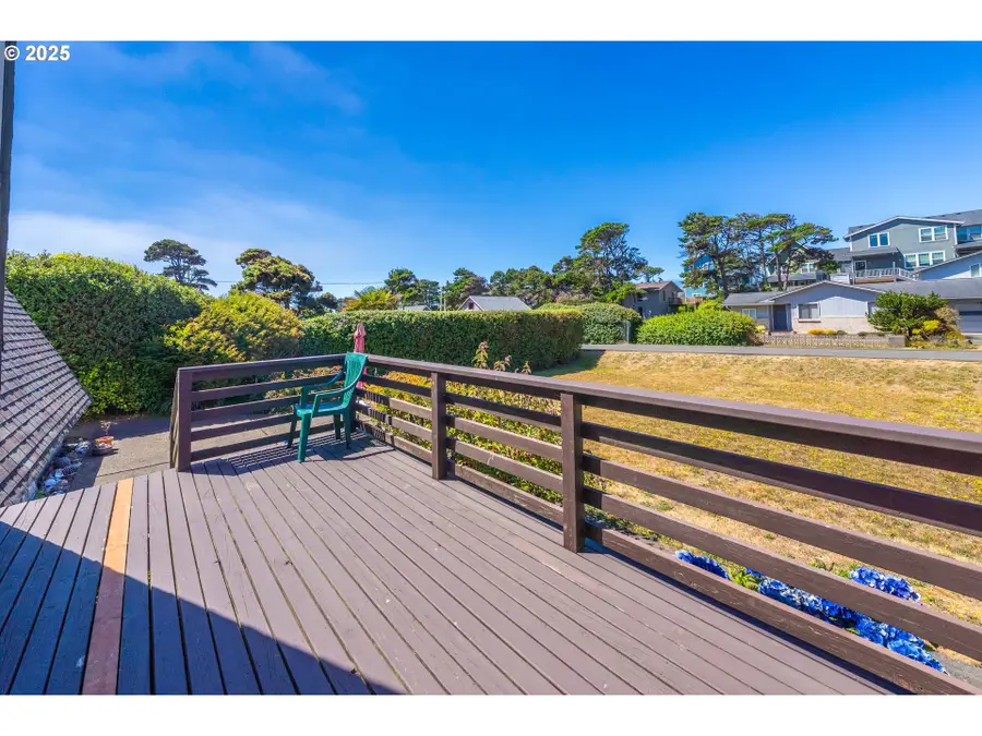 1420 NW 20th St, Lincoln City, OR 97367 - Image #3