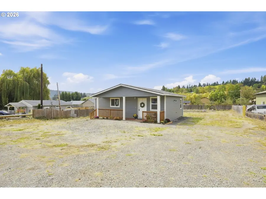 481 N D St, Lowell, OR 97452 - #2