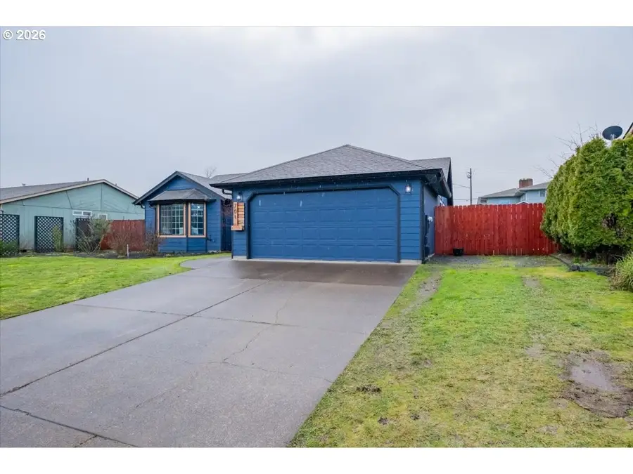 701 SE Juniper Ave, Dallas, OR 97338 - Image #2