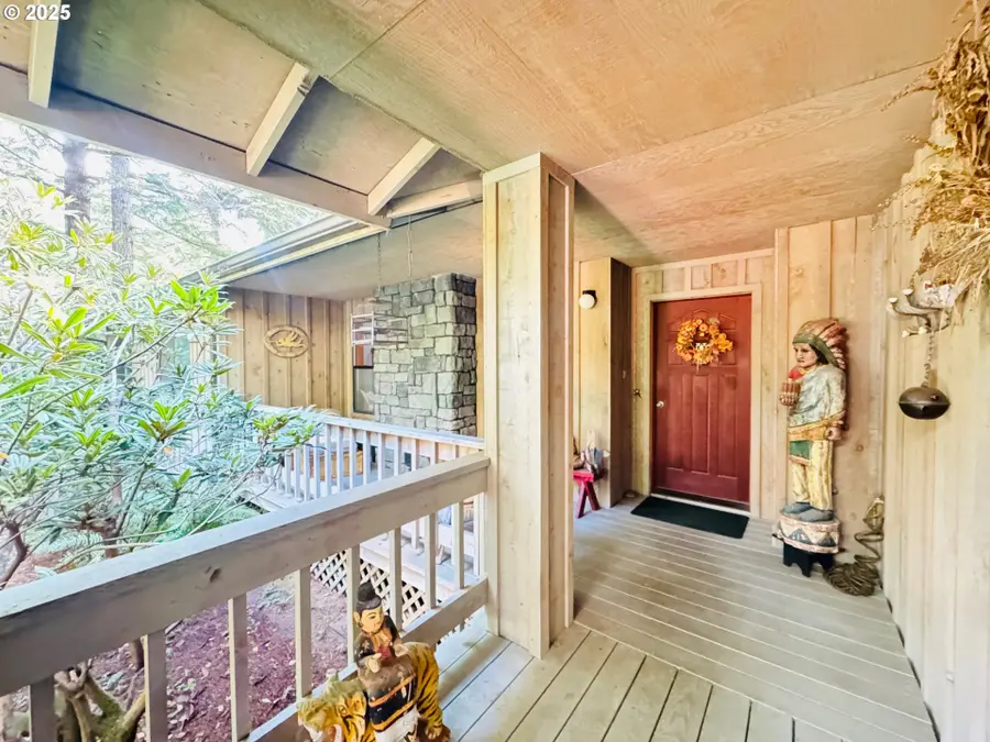 88468 Trout Pond Ln, Bandon, OR 97411 - Image #2