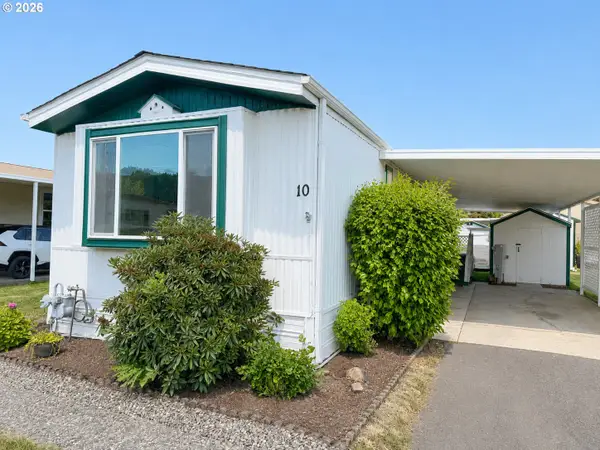 1200 E Central Ave #10, Sutherlin, OR 97479