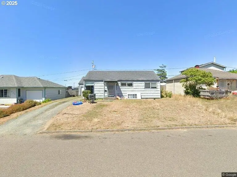934 Pacific Ave, Coos Bay, OR 97420 - Image #1