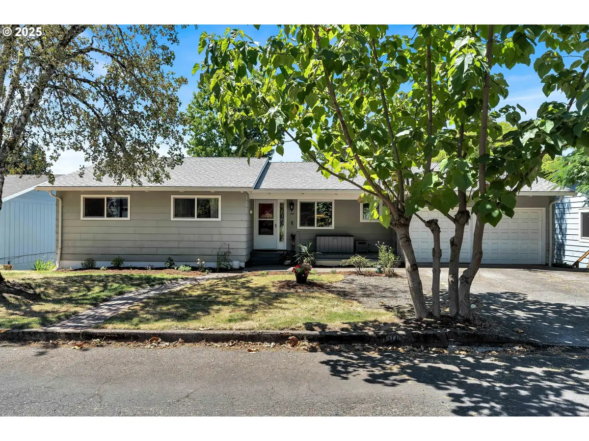 17415 SE Colina Vista Ave, Milwaukie, OR 97267 - Image #1