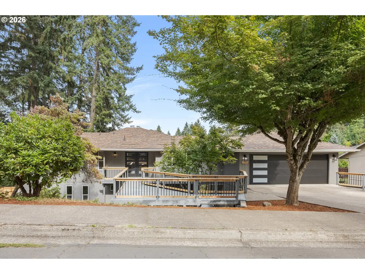 2355 Panorama Dr, Eugene, OR 97405 - #1