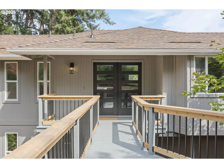 2355 Panorama Dr, Eugene, OR 97405 - #2