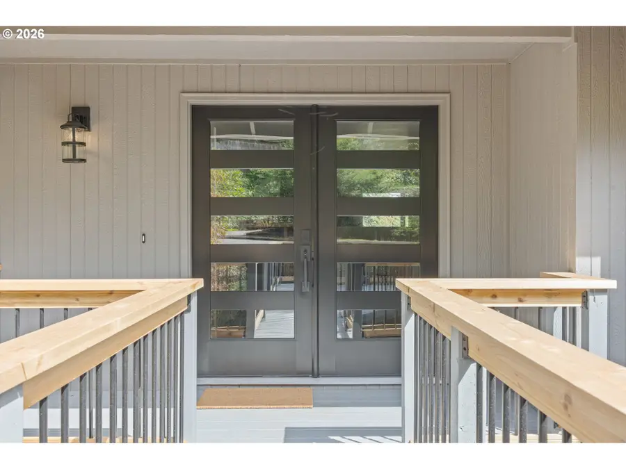2355 Panorama Dr, Eugene, OR 97405 - #3