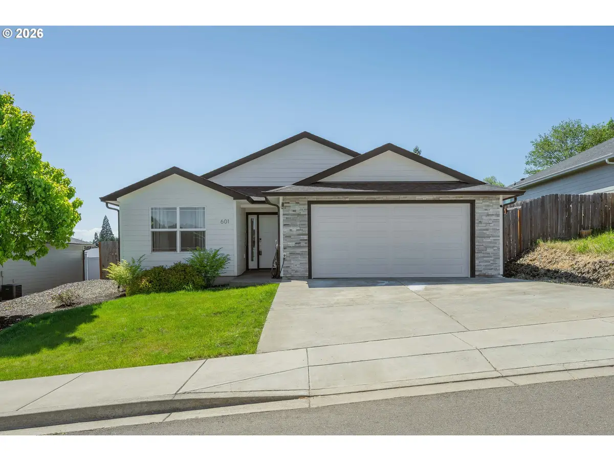 601 SE Rose Ridge Dr, Winston, OR 97496 - #1