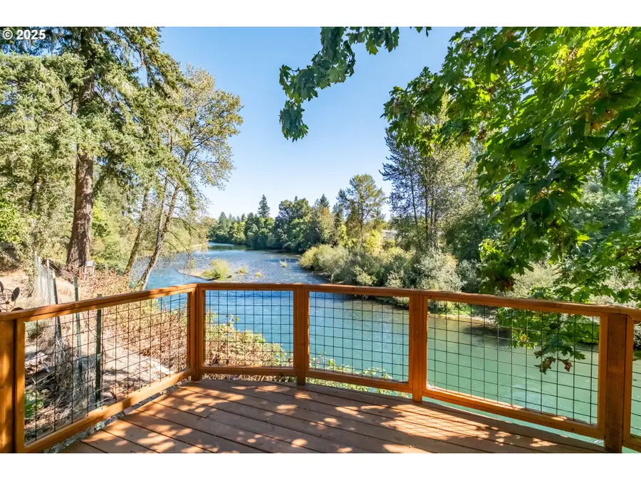 1054 N River Dr, Sweet Home, OR 97386 - Image #3