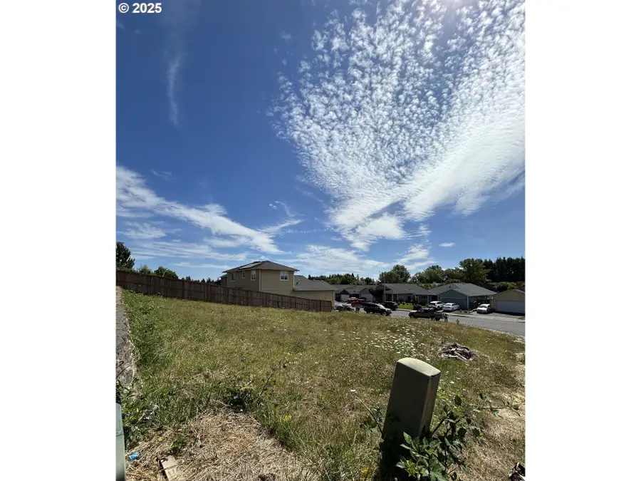 1001 E 9th St, Lafayette, OR 97127 - #3