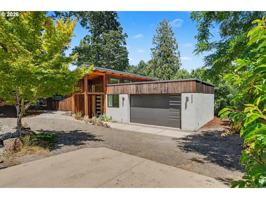 200 Welch St, Silverton, OR 97381 - #2