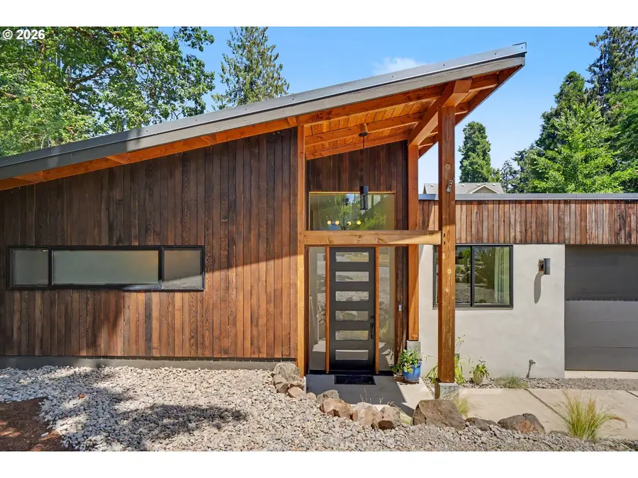 200 Welch St, Silverton, OR 97381 - #3