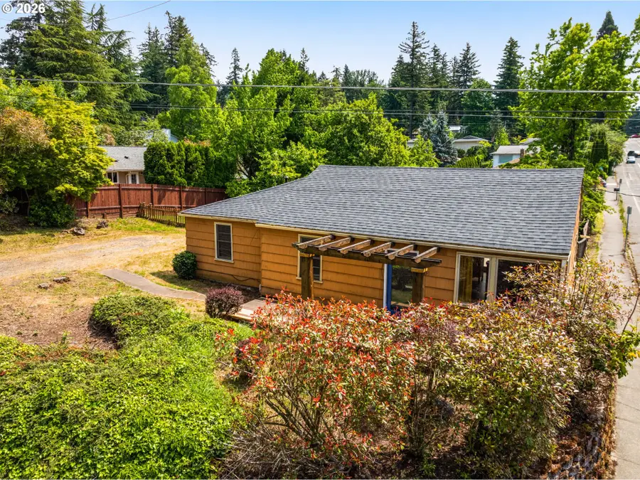 4836 SW Coronado St, Portland, OR 97219 - #2