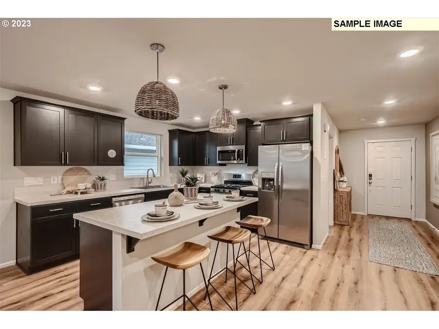 1159 Clemson St, Woodburn, OR 97071 - #3