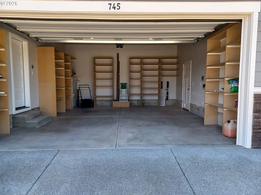 745 E Wilson St, Carlton, OR 97111 - #2