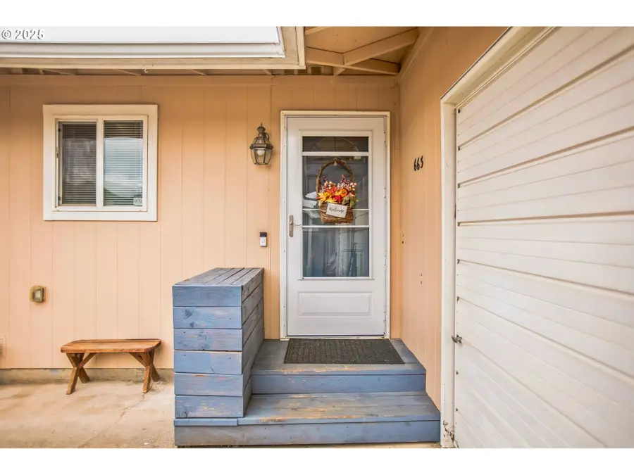 663 E 4th Ave, Riddle, OR 97469 - Image #2