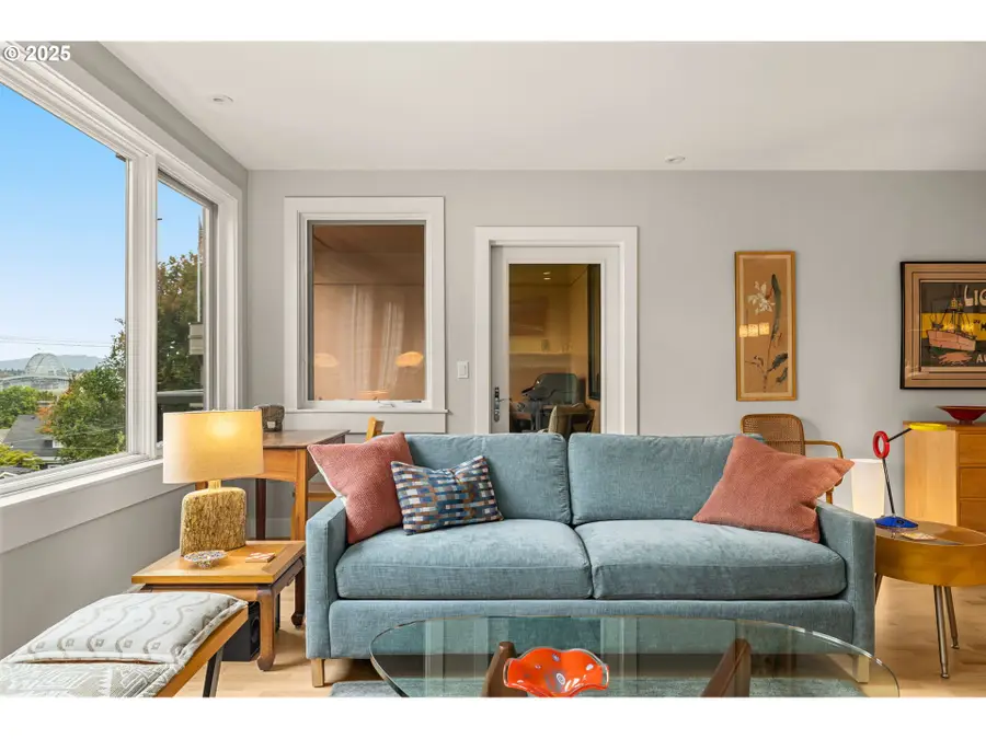 780 NW Westover Sq #3, Portland, OR 97210 - Image #3