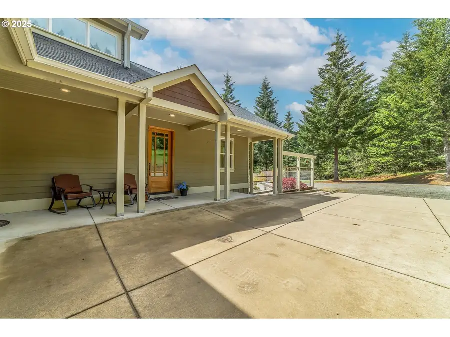 21626 Glaze Rd, Veneta, OR 97487 - Image #2