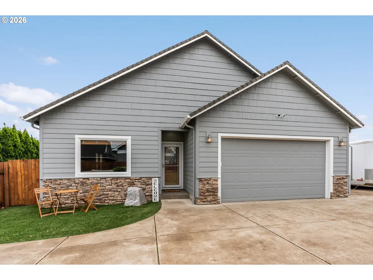 852 T St, Springfield, OR 97477 - #1