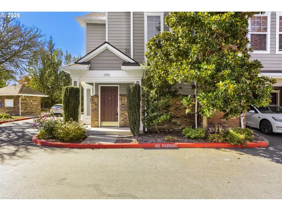 1231 NE Horizon Loop #209, Hillsboro, OR 97124 - #3