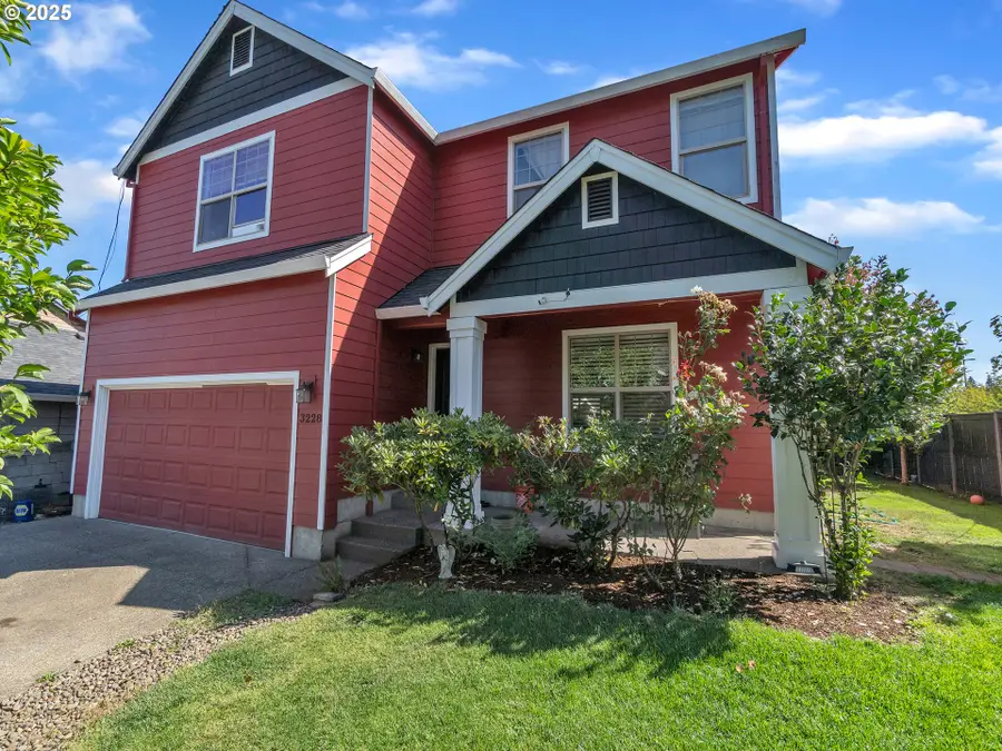 3228 NE Daffodil Dr, McMinnville, OR 97128 - Image #2