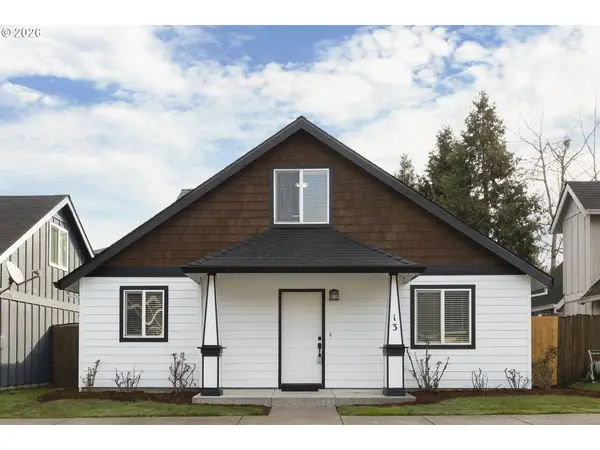 601 W 1st St #13, Newberg, OR 97132