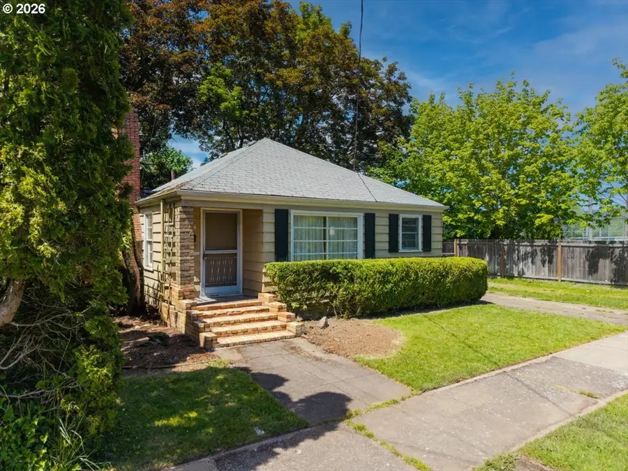 744 NW 17th St, Corvallis, OR 97330 - #3