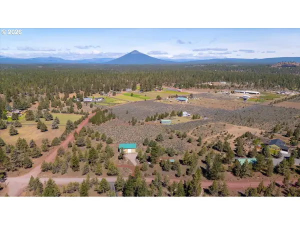 69375 Lake Dr, Sisters, OR 97759